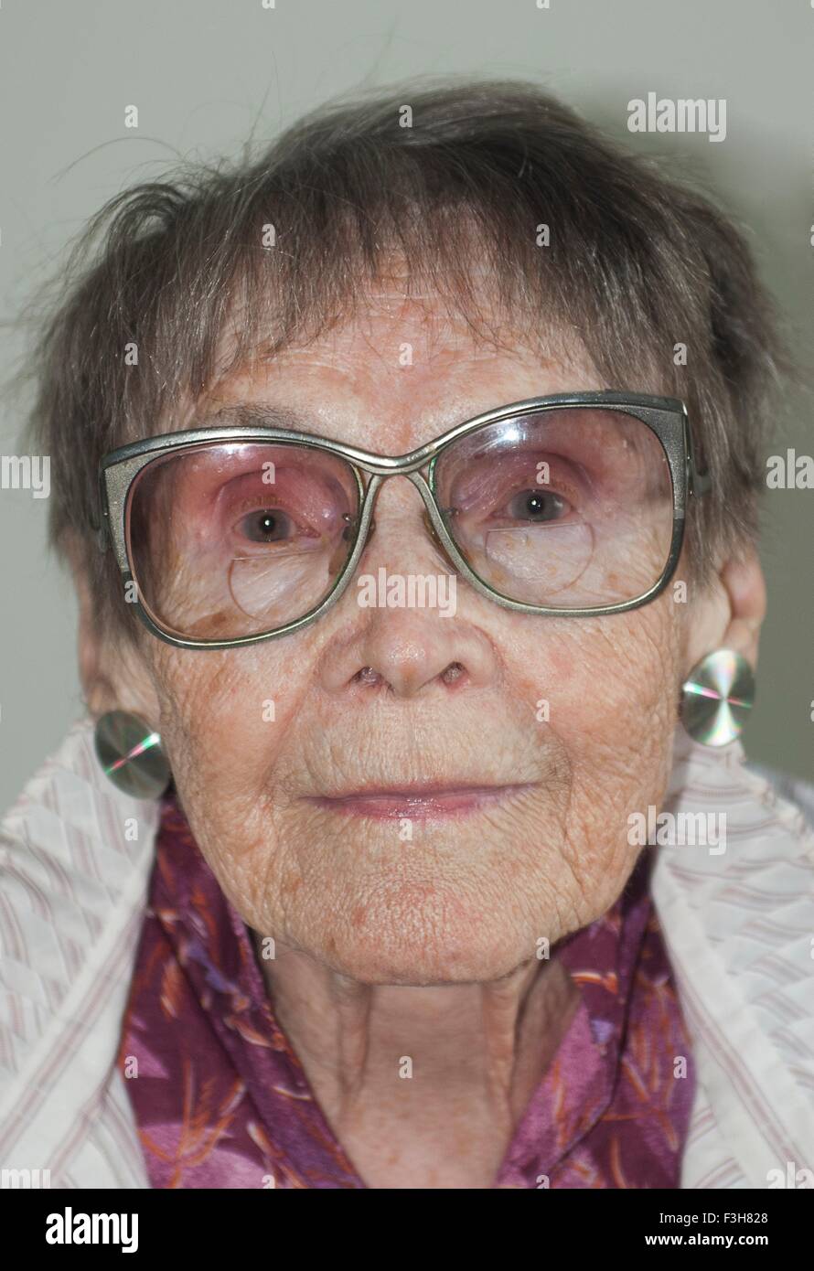 Portrait d'une femme de 92 ans Banque D'Images