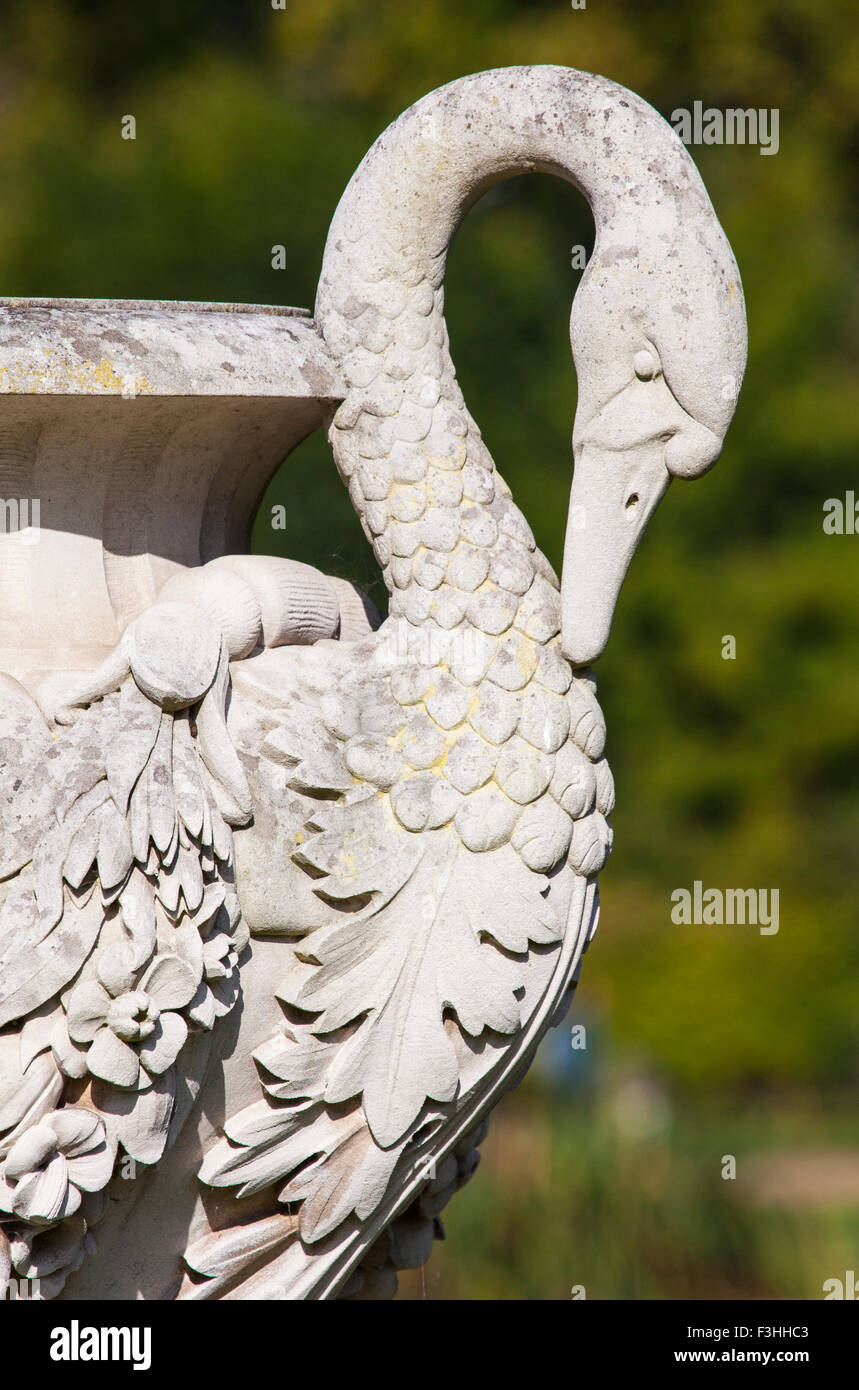 Un exemple de l'belles sculptures dans le jardin italien dans les jardins de Kensington, Londres. Banque D'Images