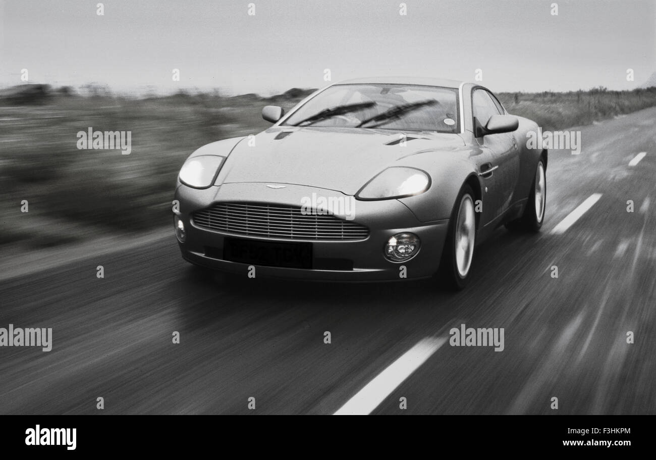 Voiture james bond noir et blanc Banque de photographies et d’images à ...