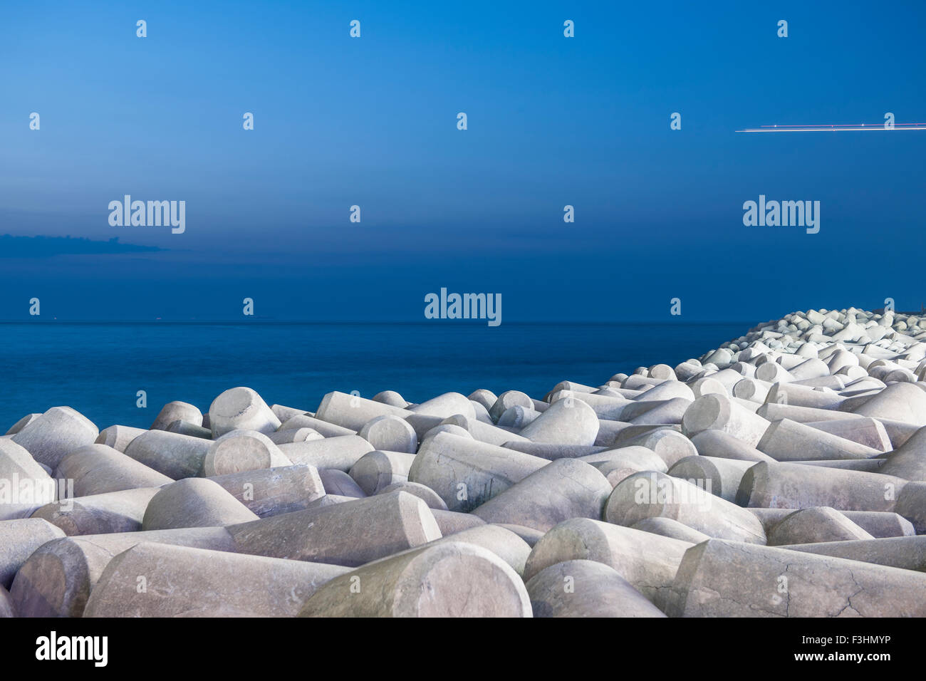 Défense contre les inondations du béton dans Jetju Si sur l'île de Jeju Banque D'Images