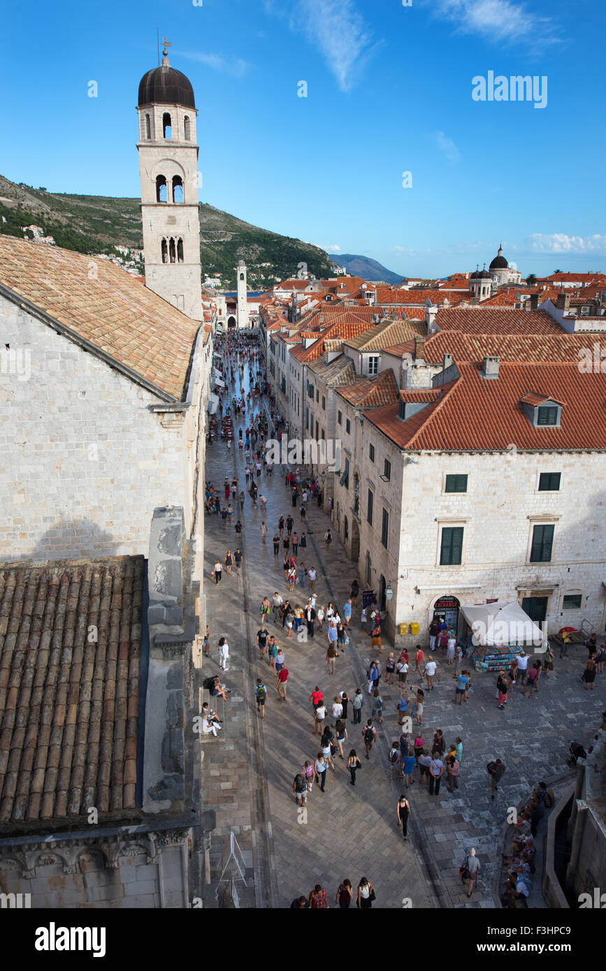 Stradun (Placa) vu depuis les remparts de la ville, Dubrovnik, Croatie Banque D'Images