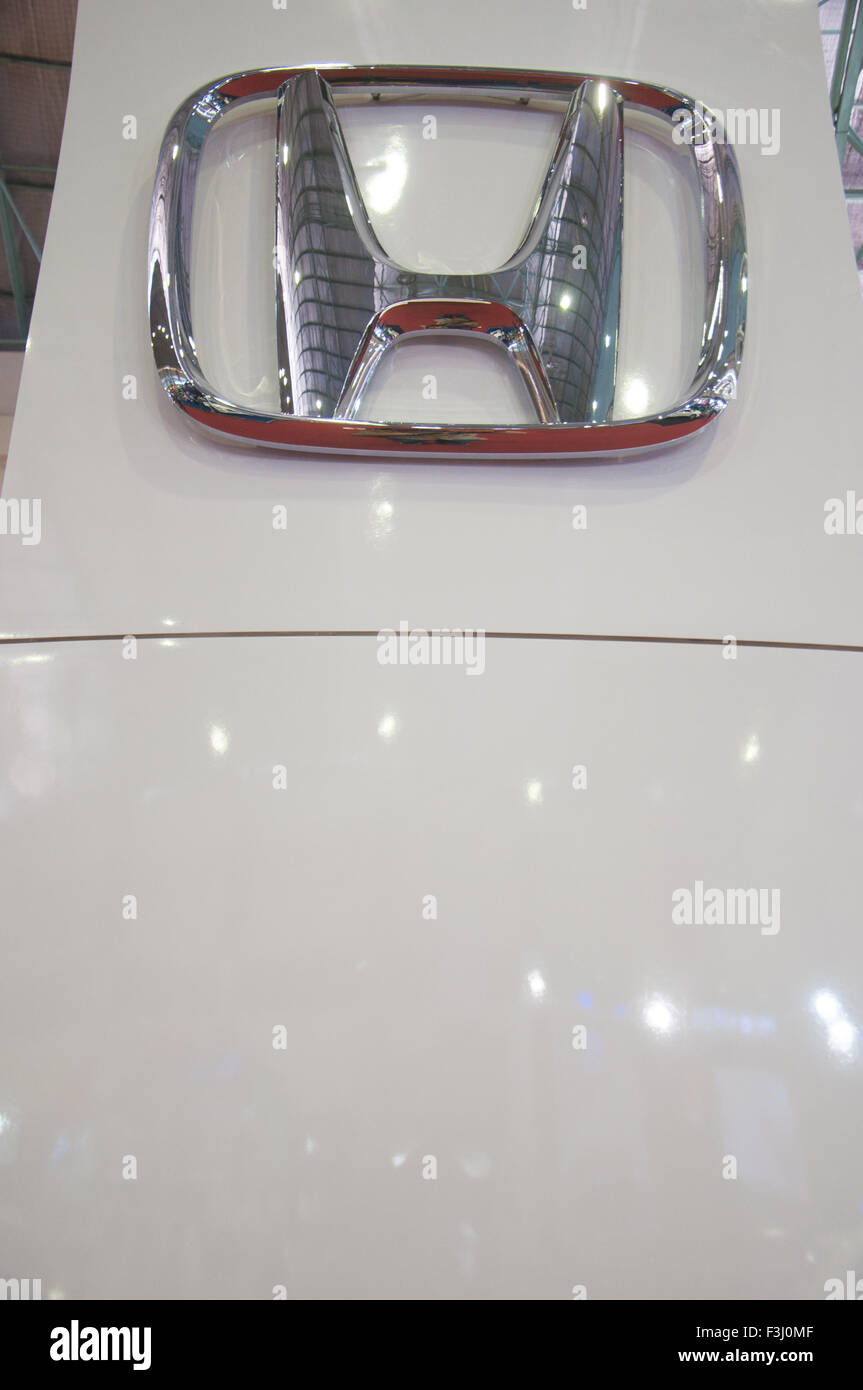 Honda logo dans une expo à Makassar, Indonésie Banque D'Images Honda logo dans une expo à Makassar, Indonésie Banque D'Images