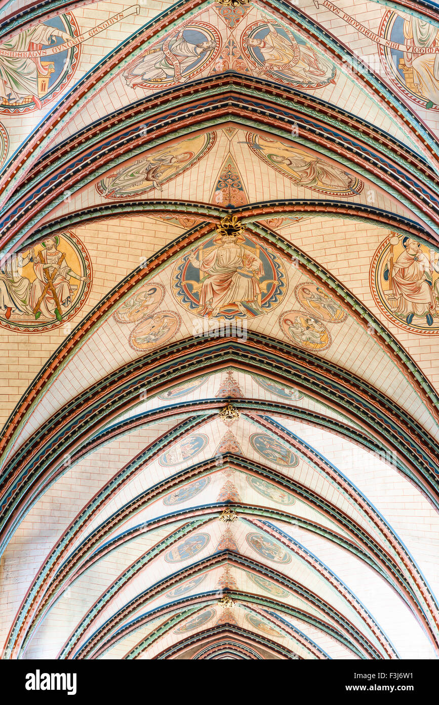 Plafond de la cathédrale de Salisbury, une cité médiévale de style gothique du xiiie siècle lieu de culte chrétien construit dans le sud de l'Angleterre. Banque D'Images