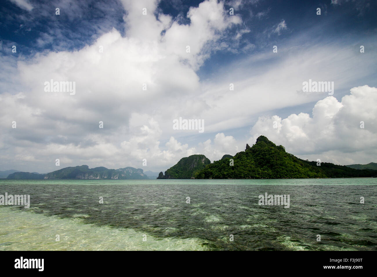 Vue de l'île Snake (également connu sous le nom de Vigan Island) - Palawan, Philippines Banque D'Images