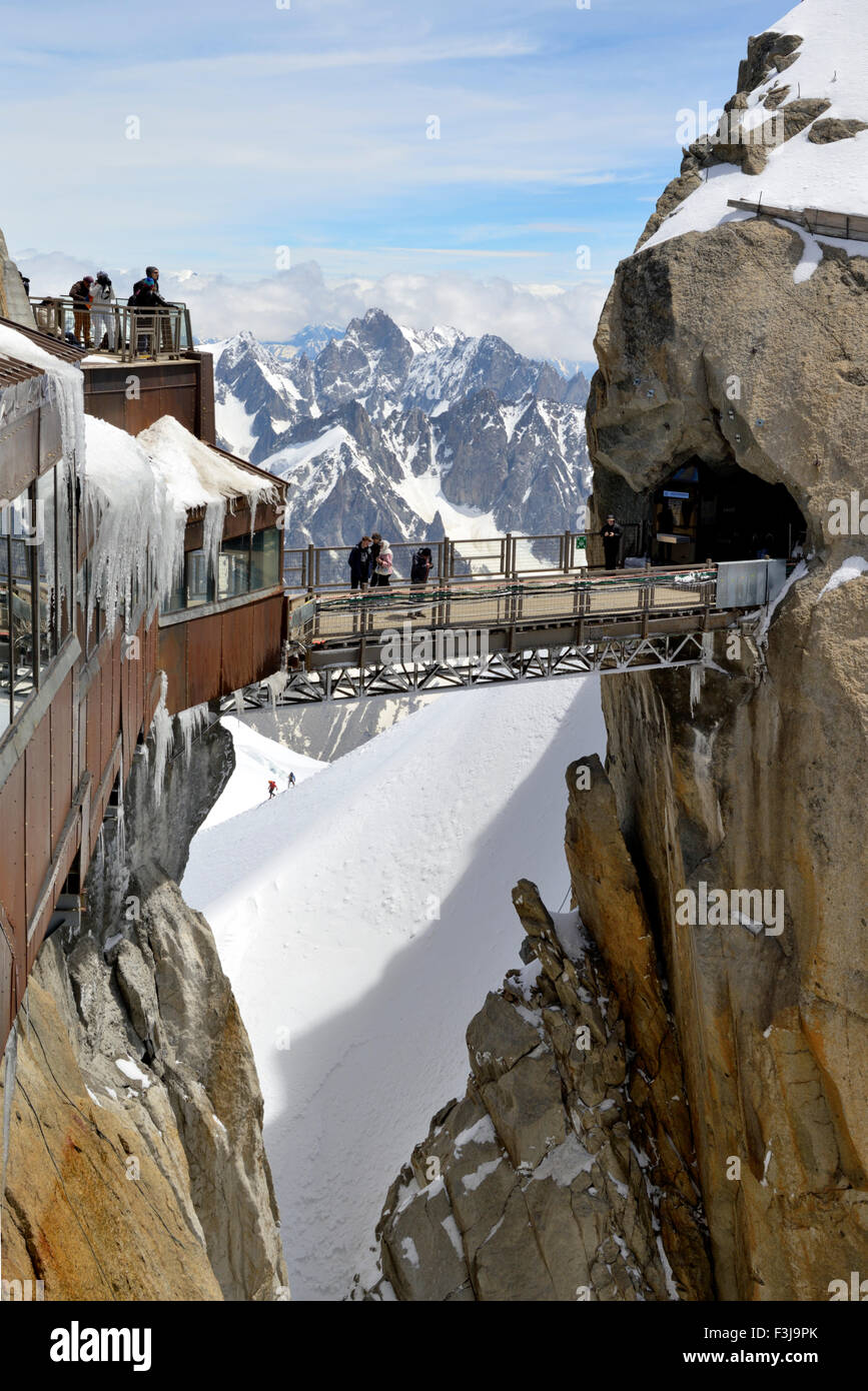 Plates-formes d'observation et des passerelles, Aiguille du Midi, Massif du Mont Blanc, Chamonix, Alpes, Haute Savoie, France, Europe Banque D'Images