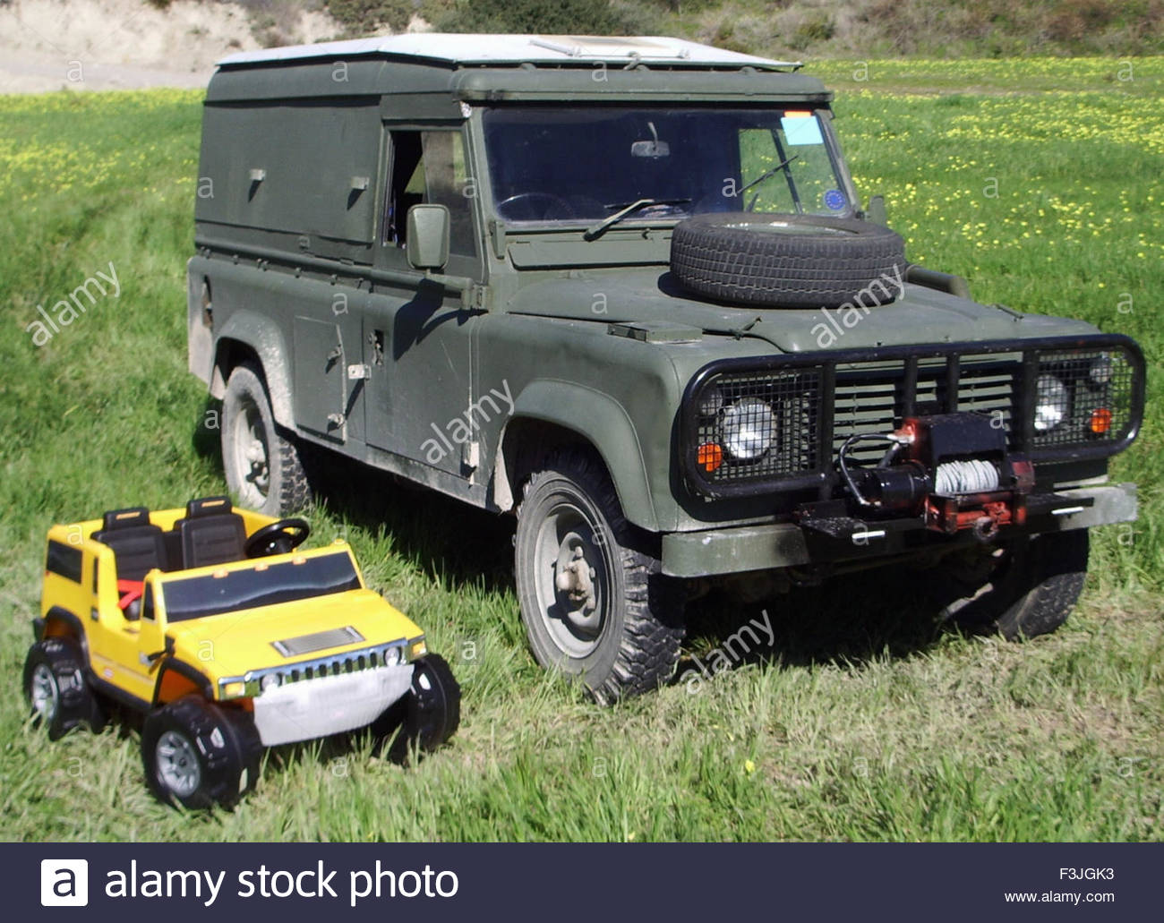 Land Rover Military 110 Defender Banque d'image et photos - Alamy
