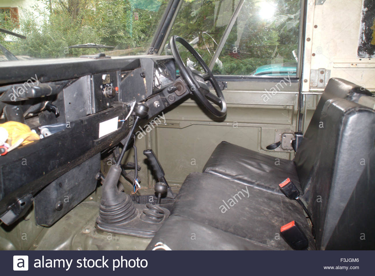 Land Rover Military 110 Defender Banque d'image et photos - Alamy
