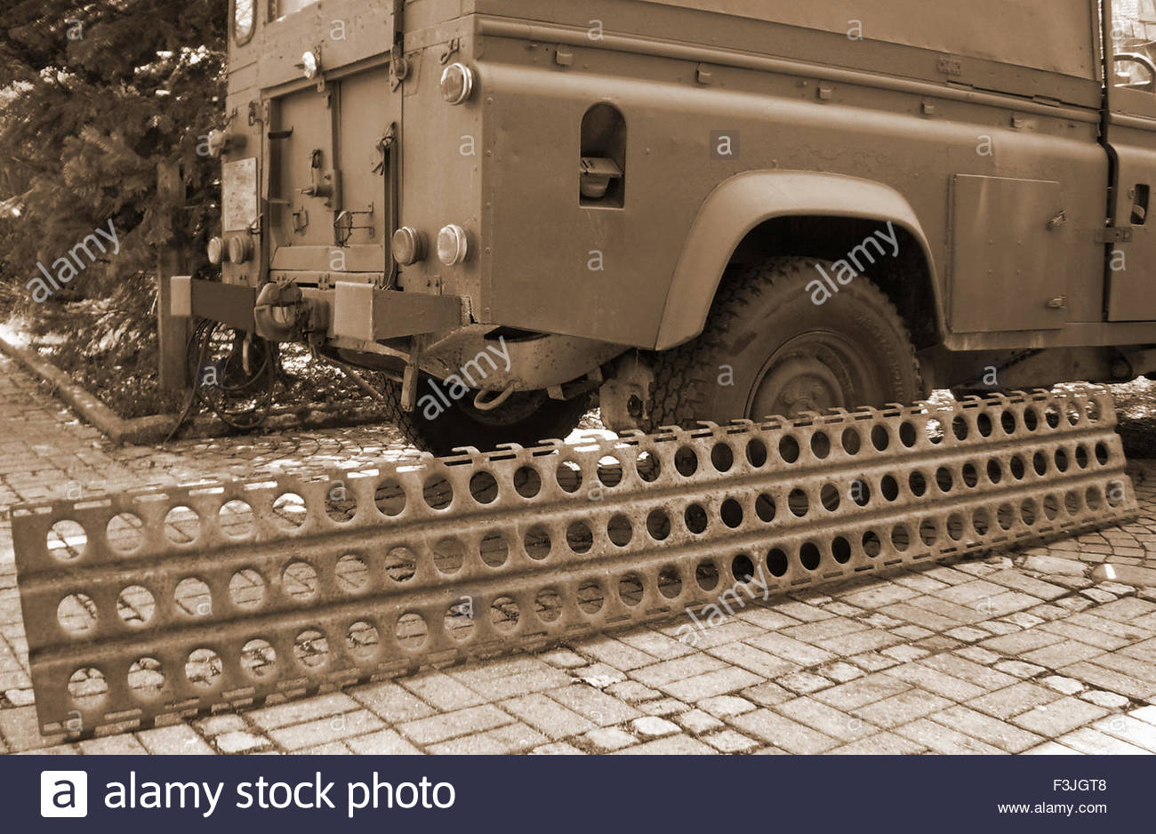 Land Rover Military 110 Defender Banque d'image et photos - Alamy