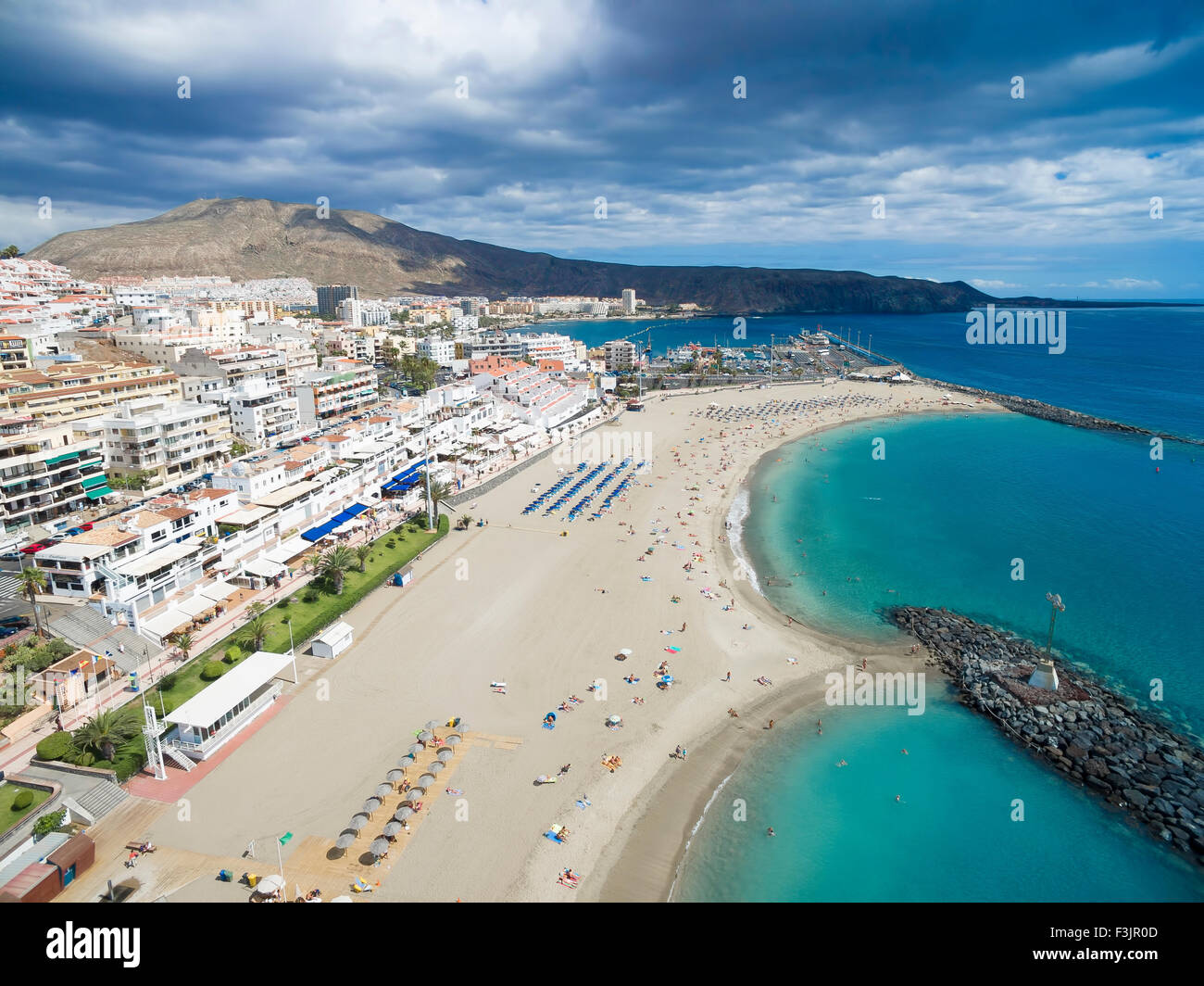 Belle vue aérienne sur la plage de Los Cristianos (Playa de las America), île des Canaries Tenerife, Espagne Banque D'Images