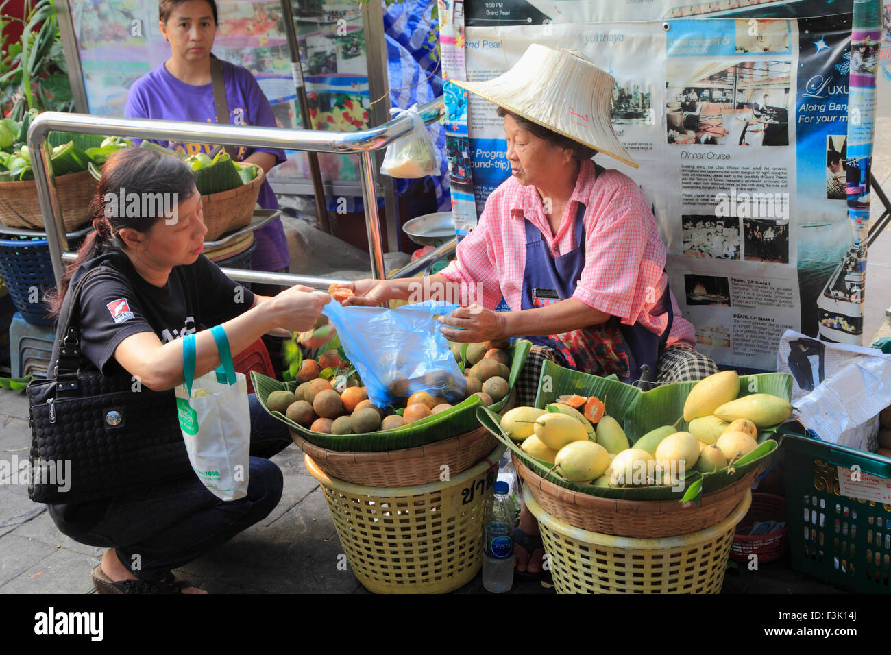Thaïlande, Bangkok, vendeur de fruits, de Banglamphu, Banque D'Images