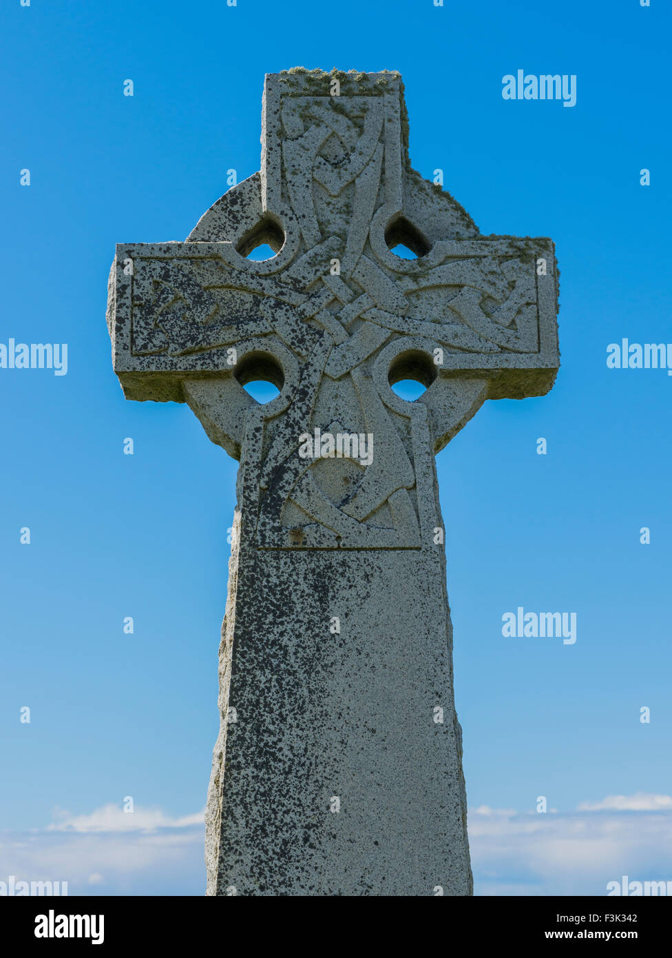 Cimetière de Kilmuir avec Croix celtique près du Musée de la vie de l'île de Skye, en Ecosse. Banque D'Images