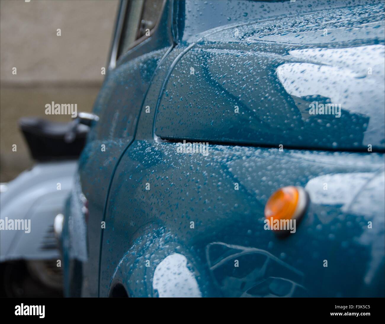 Une ancienne Fiat 500 à Florence, Italie Banque D'Images
