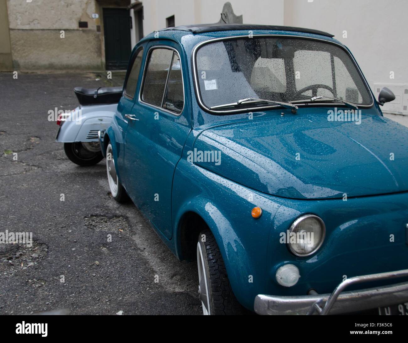 Une ancienne Fiat 500 à Florence, Italie Banque D'Images