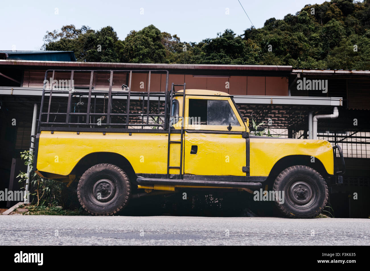 Cameron Highlands, Malaisie - on estime à 7000 vieux Land Rover dans la région, un héritage de la période britannique. Banque D'Images