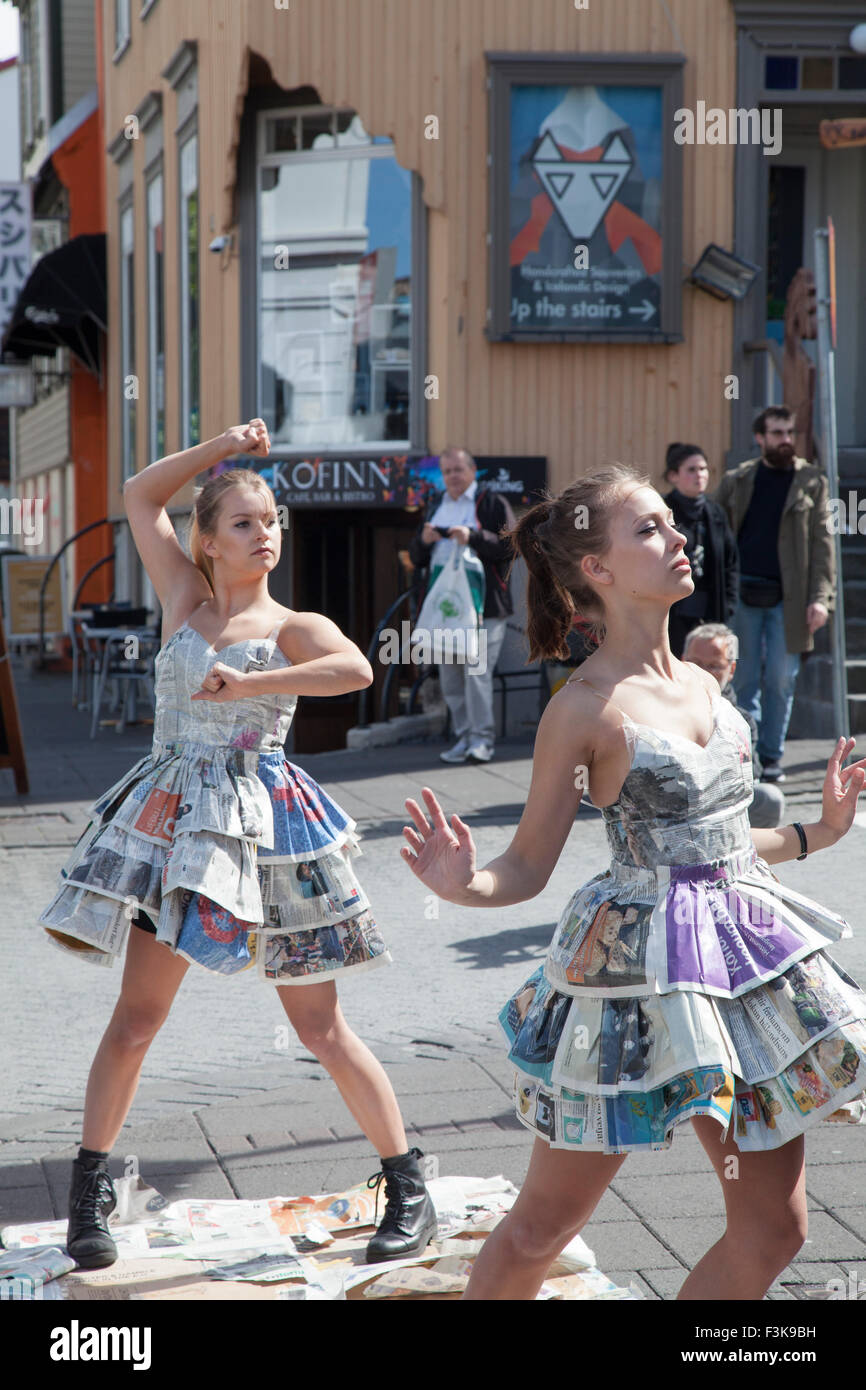 Centre-ville, la rue Laugavegur, Reykjavik, Islande. Banque D'Images