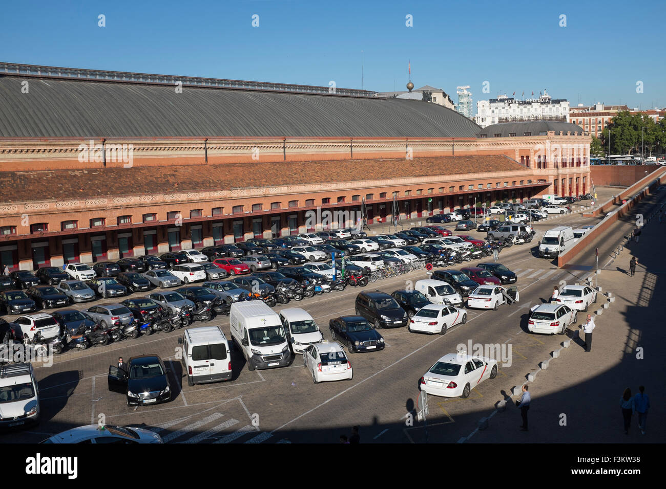 Parking à la gare Atocha de Madrid ou la gare, Espagne Banque D'Images