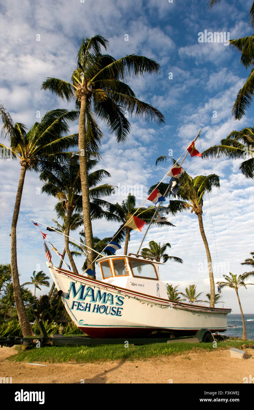 Mama's Fish House Restaurant. Ho'okipa Beach Park. Maui. Célèbre Mamas Fish House avec palmiers et plage de Maui Hawaii. Certainement Banque D'Images