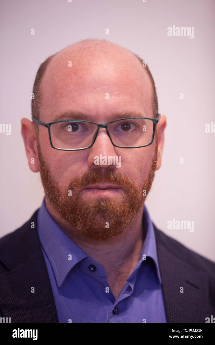 Édimbourg.UK. 09 octobre. Affichage portrait BP dans la région de Scottish National Portrait Gallery. BP Portrait Award afficher à Édimbourg le 10 octobre 2015 - 28 février 2016. Ben-Cnaan Matan imagée, auteur de la 1er prix avec Annabelle et Guy. 2015.Pako Mera/Alamy Live News. Banque D'Images