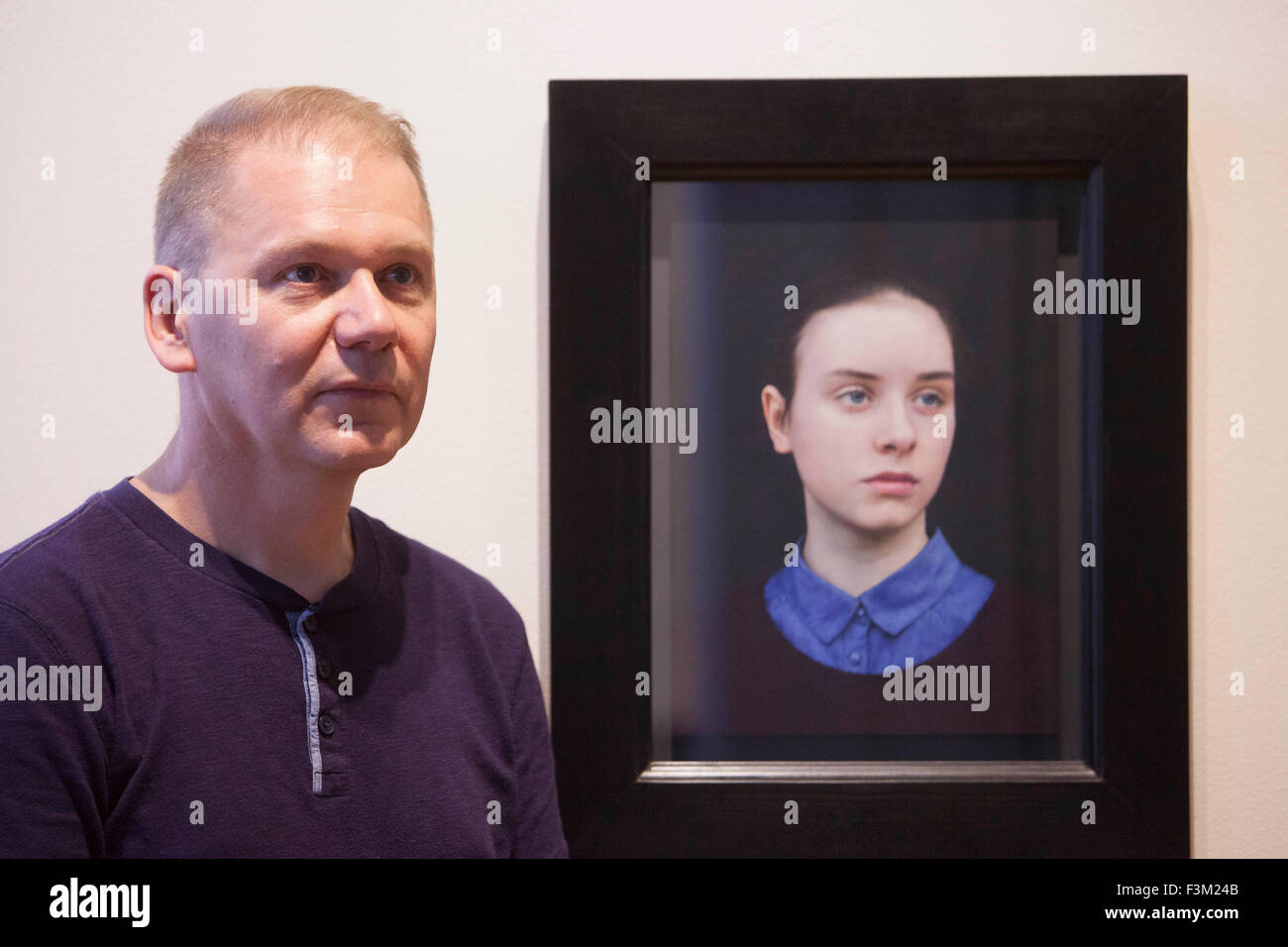 Édimbourg.UK. 09 octobre. Affichage portrait BP dans la région de Scottish National Portrait Gallery. BP Portrait Award afficher à Édimbourg le 10 octobre 2015 - 28 février 2016. Photo 2e prix cadre nommé Eliza. Un portrait de sa nièce par Michael Gaskell. Pako Mera/Alamy Live News. Banque D'Images
