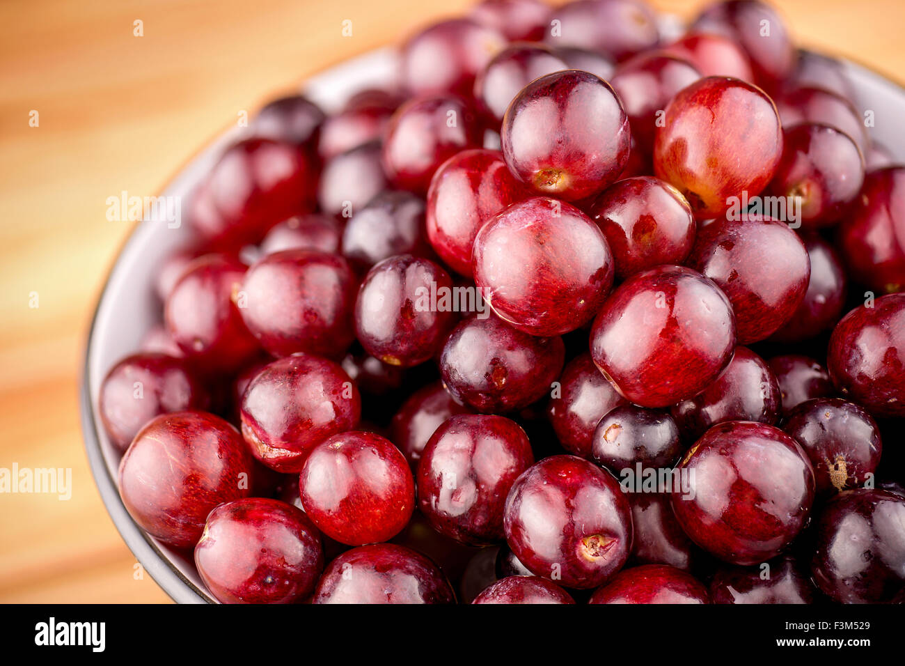 Macro closeup délicieux de raisins rouges mûres Banque D'Images