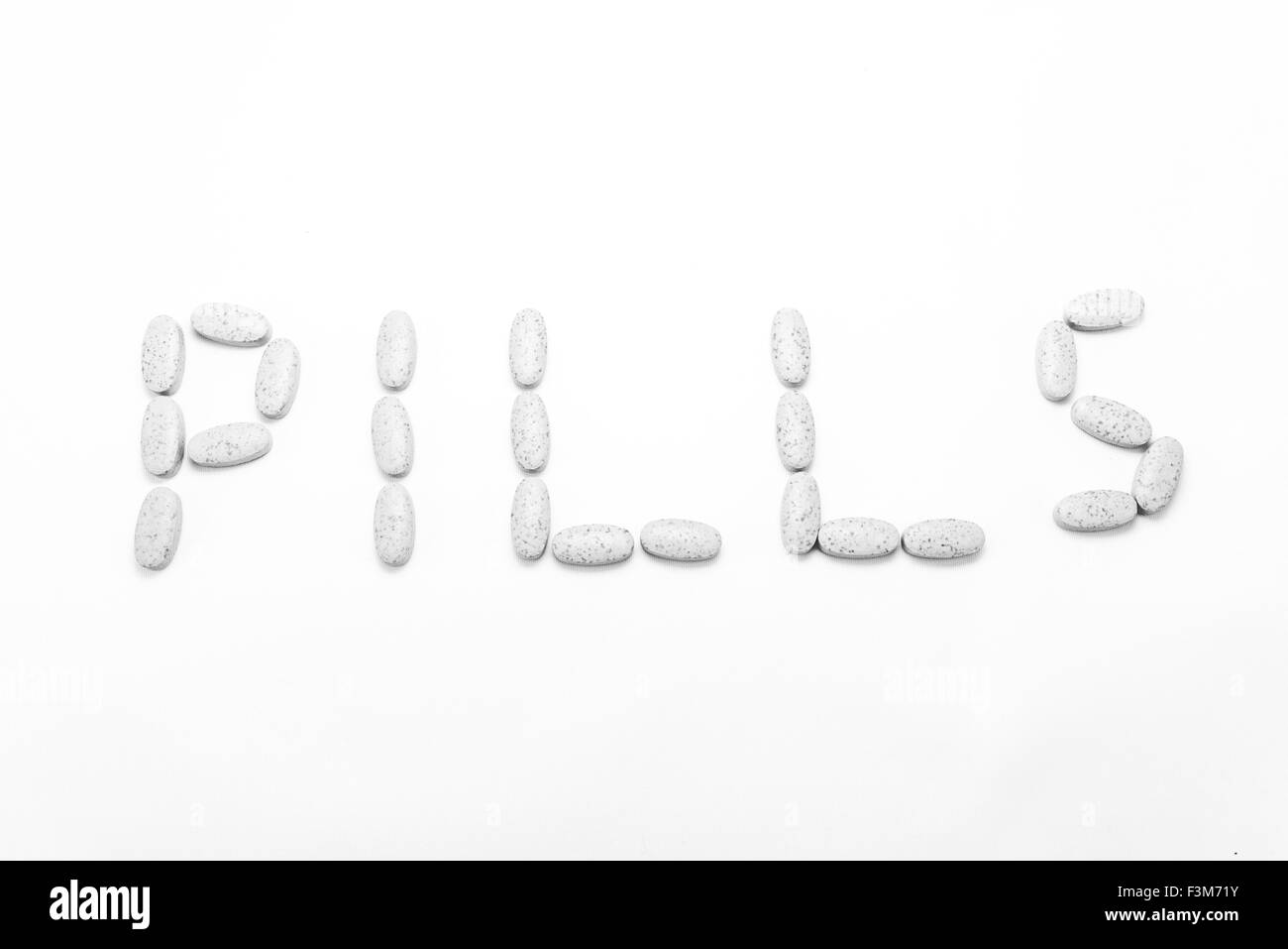 Médicaments et comprimés isolé sur fond blanc Banque D'Images