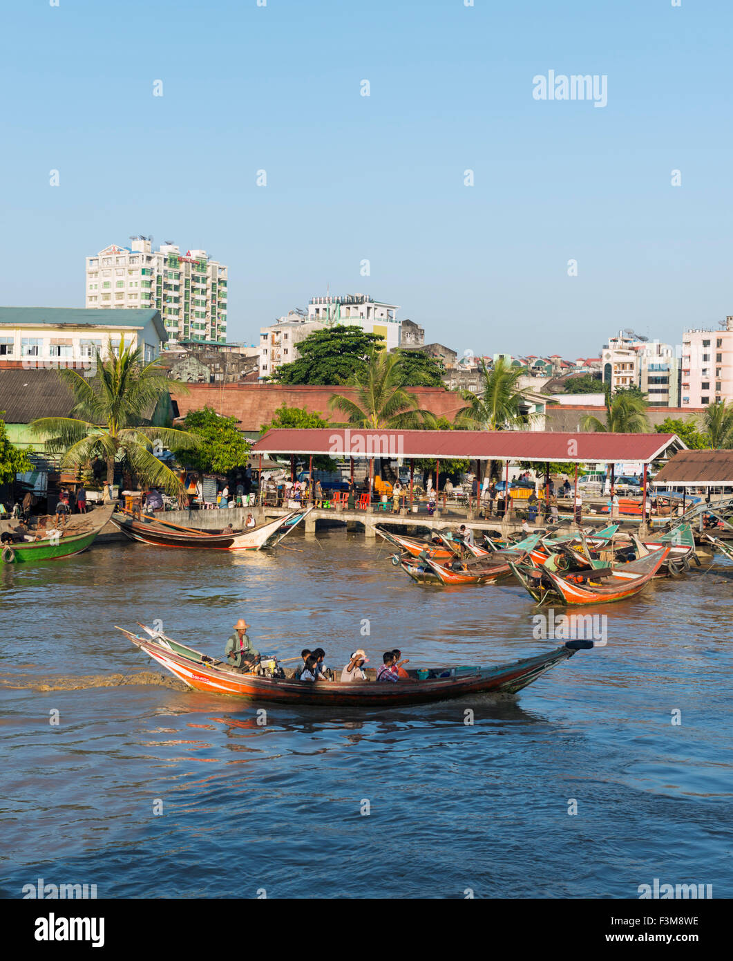 Le transport des touristes, Rangoon Birmanie Banque D'Images