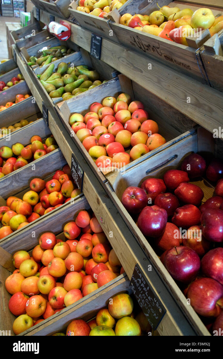 Allington farm shop à Chippenham, Wiltshire, qui vend toute une gamme de plats locaux et des boissons de la ferme locale.Un UK organic Banque D'Images