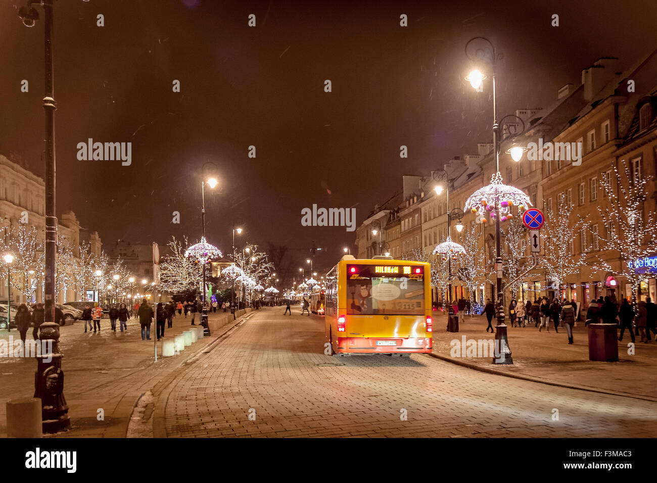 Illumination de Noël de la rue Krakowskie Przedmiescie à Varsovie, Pologne Banque D'Images