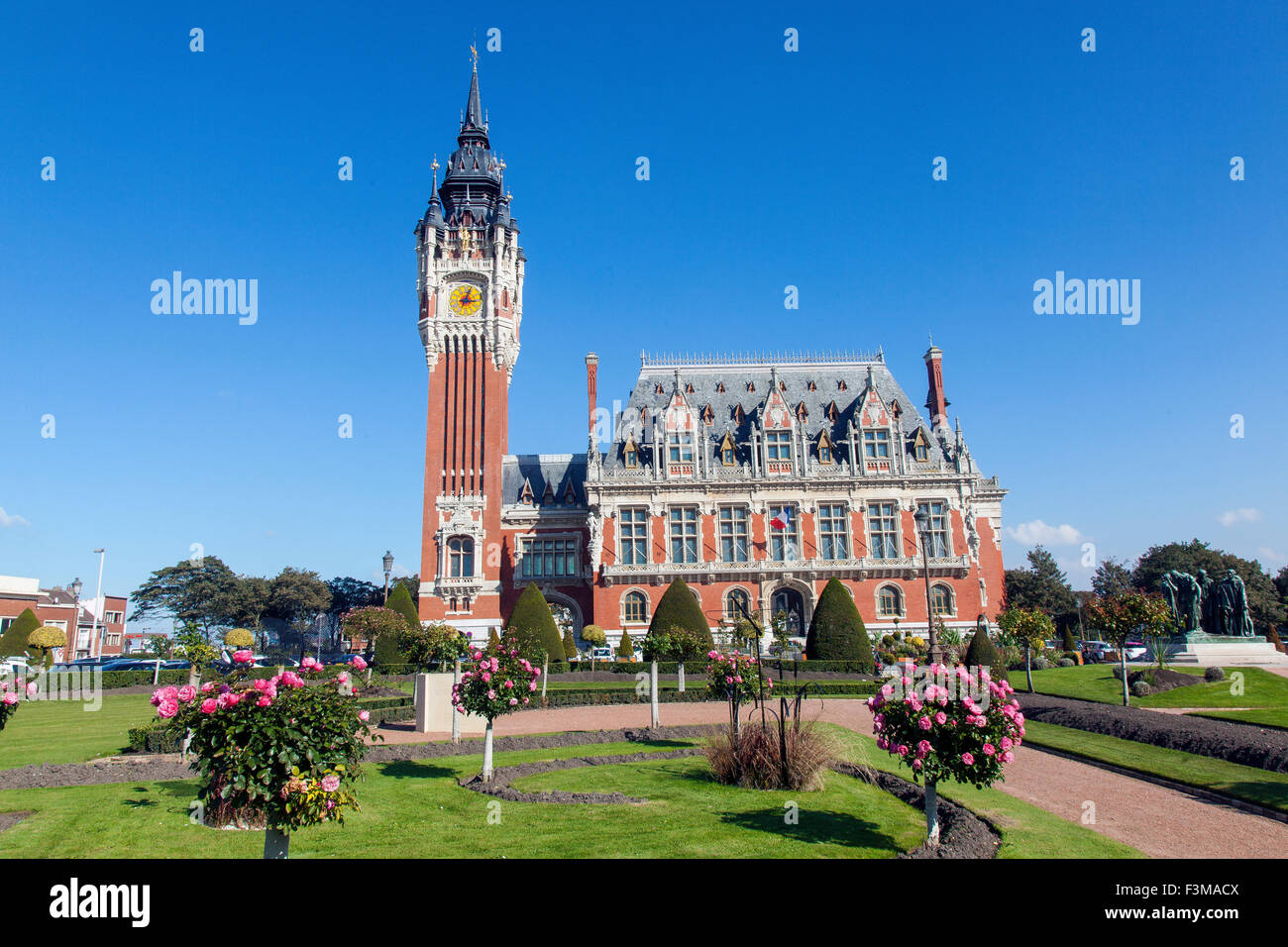 Calais , France , Hôtel-de-Ville et jardins Banque D'Images