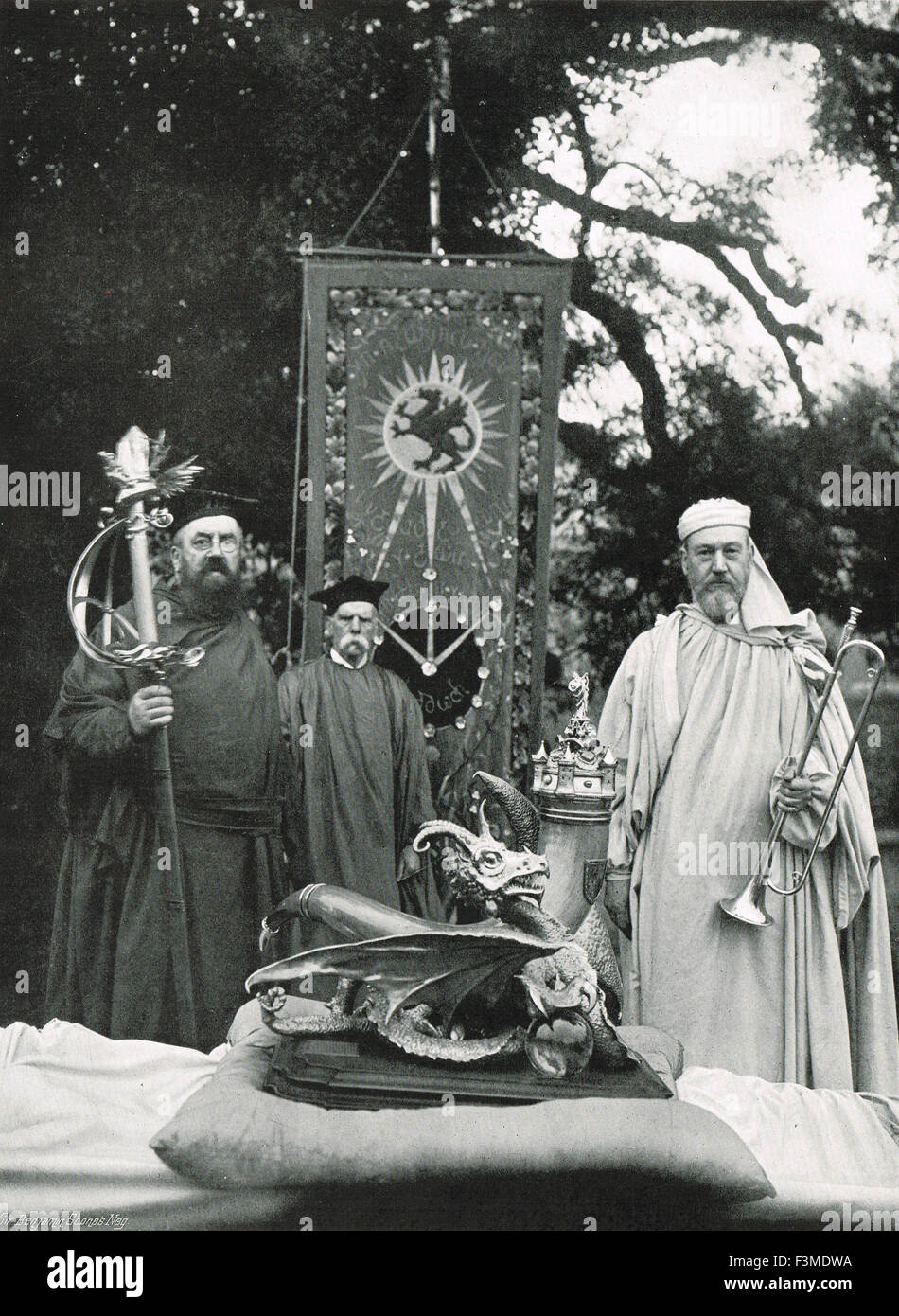 Eisteddfod galloise regalia et dirigeants vers 1906 Banque D'Images