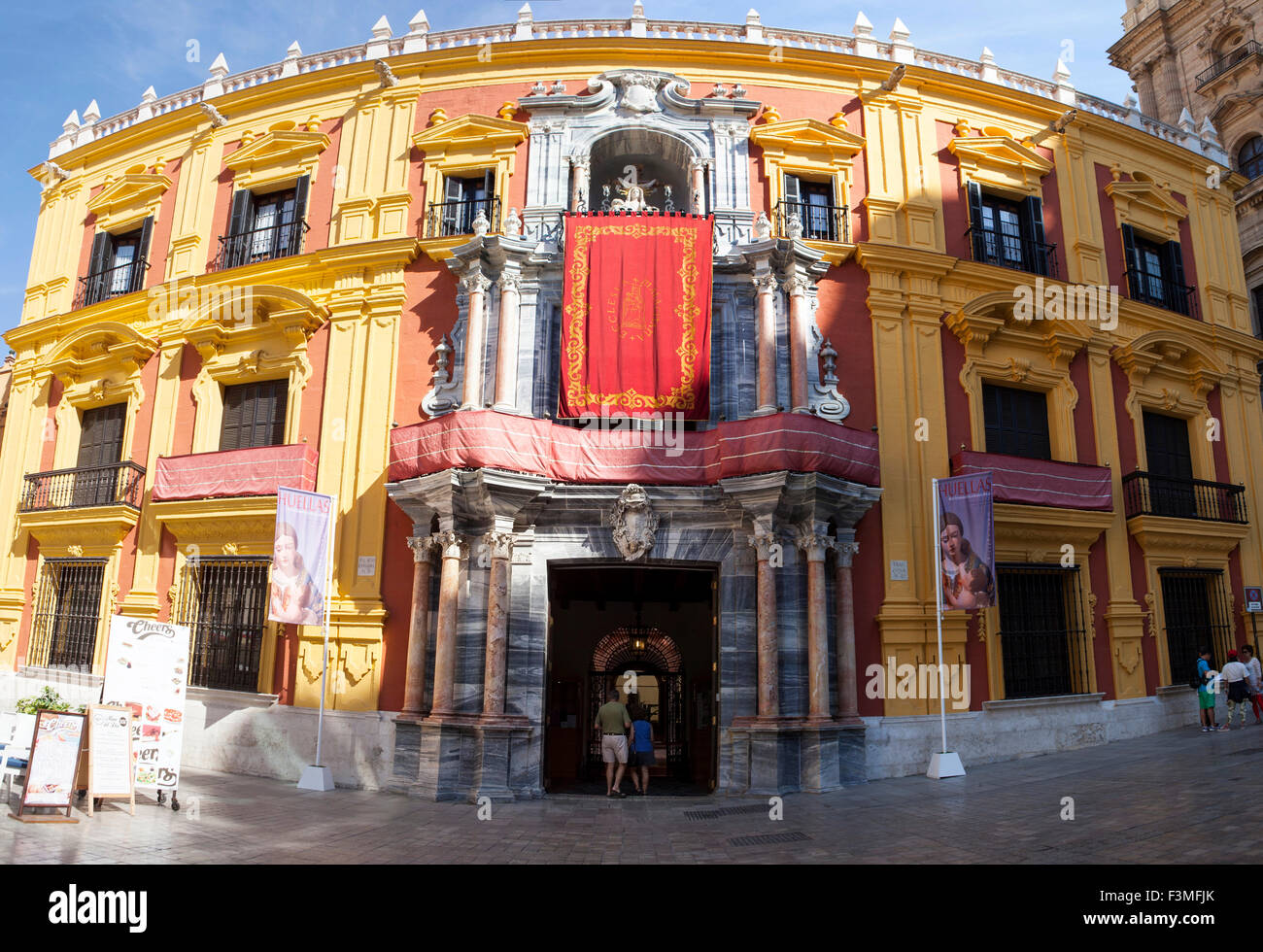 Vue avant du palais épiscopal de Malaga, Espagne Banque D'Images