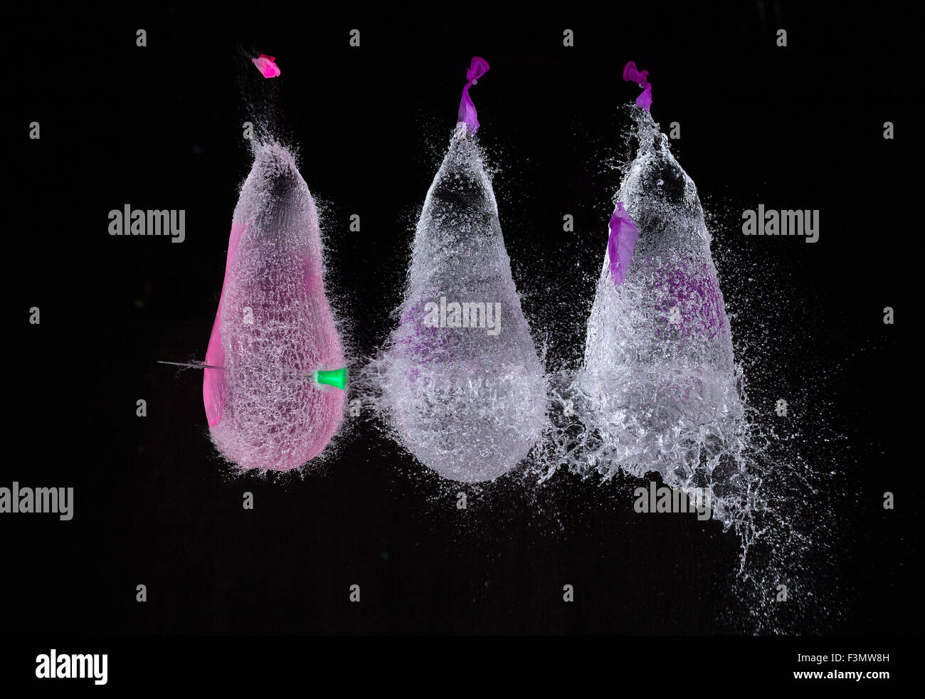 Photo haute vitesse d'éclatement ballon rempli d'eau Banque D'Images