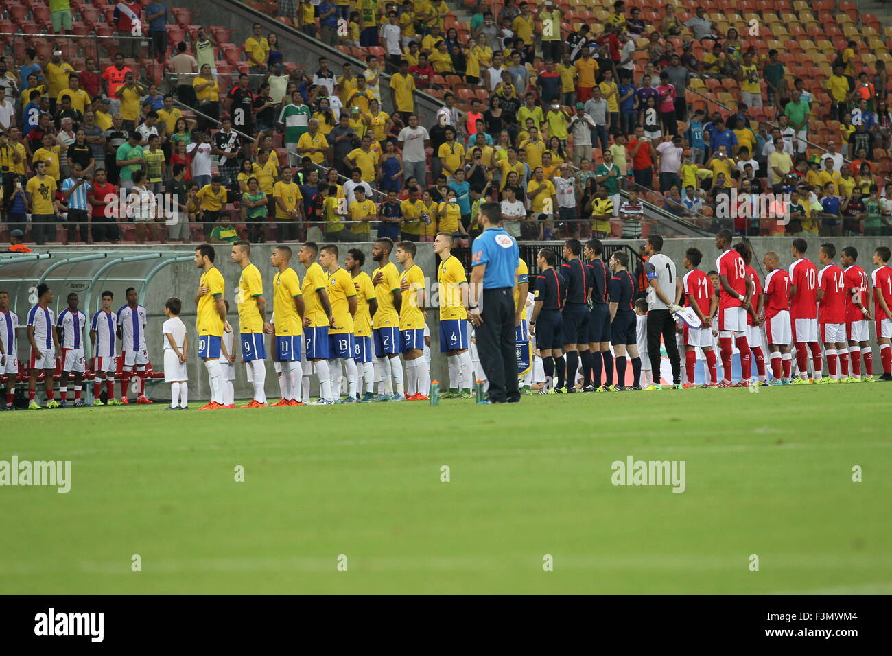 Manaus, Brésil. 09Th Oct, 2015. Lancement du match amical entre la sélection olympique du Brésil et de la sélection de la République dominicaine, s'est tenue à l'Amazon Arena. (Photo : Danilo Mello/Foto Amazonas) Lance da partida amistosa entre a Seleção Olímpica do Brasil e une Seleção da República Dominicana, realizado na Arena Amazônica. (Foto : Danilo Mello/Foto Amazonas) Credit : Danilo Mello/Alamy Live News Banque D'Images