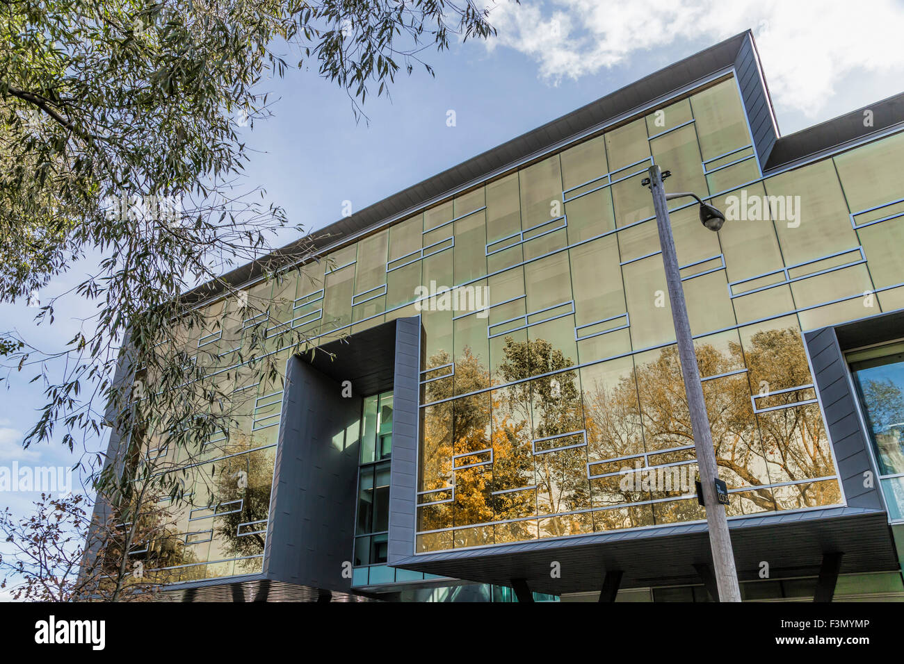 Réflexions d'automne sur l'Institut Perimeter pour la physique théorique. Banque D'Images