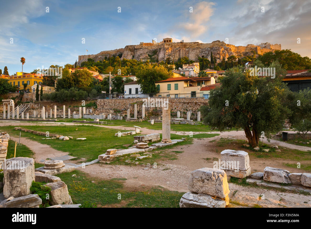 Vestiges de l'Agora romaine et Acropolisin Athènes, Grèce Banque D'Images