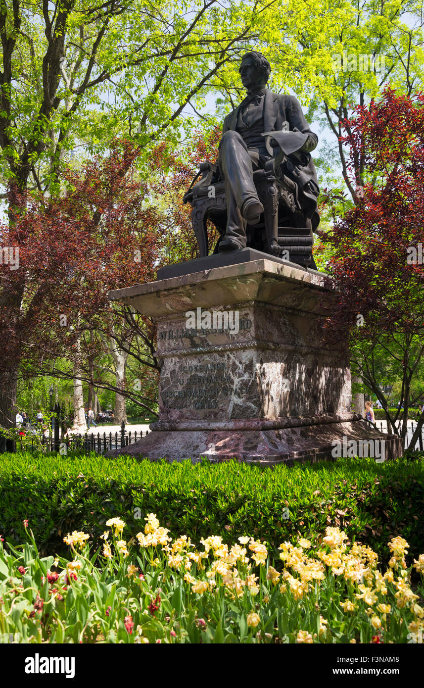 La statue de bronze de plus William Seward dans le Madison Square Park. Banque D'Images