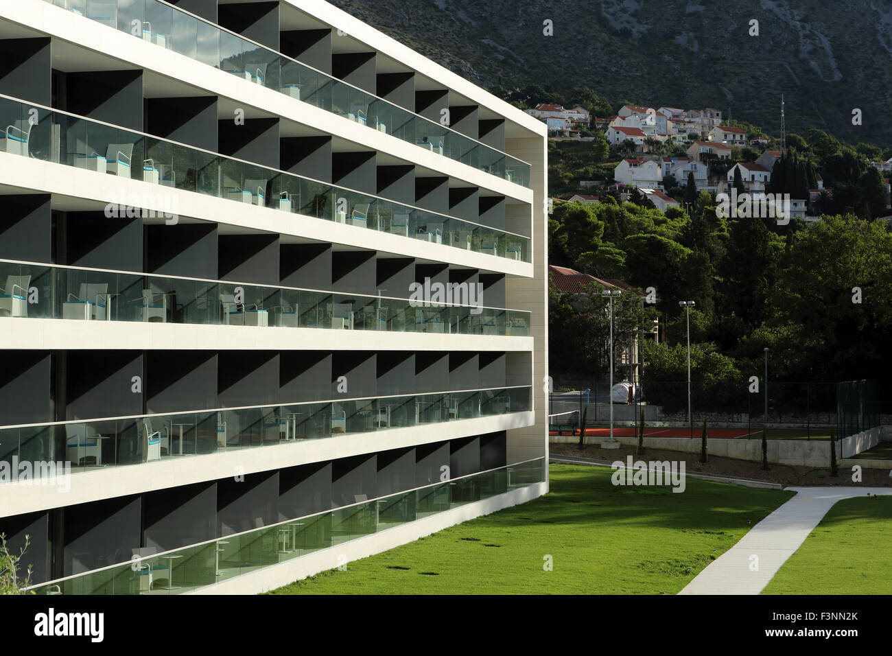 Un balcon à l'hôtel Sheraton Dubrovnik Riviera Hôtel à Dubrovnik, Croatie. L'hôtel cinq étoiles a ouvert ses portes le 2 octobre 2015 Banque D'Images