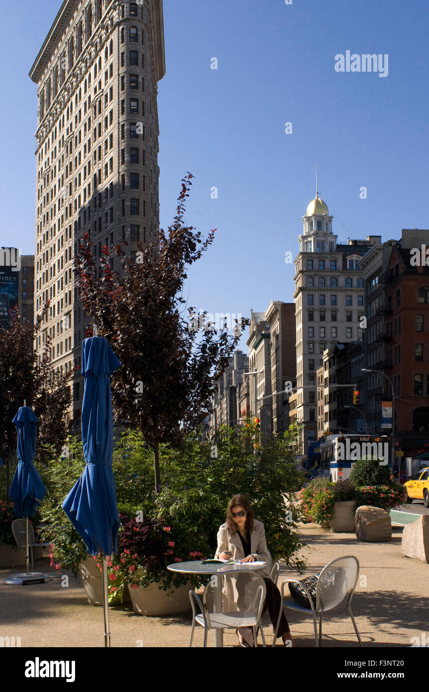 Flatiron Building. Entre les 22e et 23e Rue, entre Broadway et la 5e Avenue et l'un des bâtiments les plus emblématiques de l'EC Banque D'Images