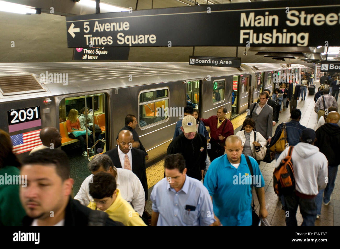 Métro ligne 7 plate-forme de la gare Grand Central Station sur la Basse-ville. La 42e Rue et Park Avenue. Grand Central Terminal Banque D'Images