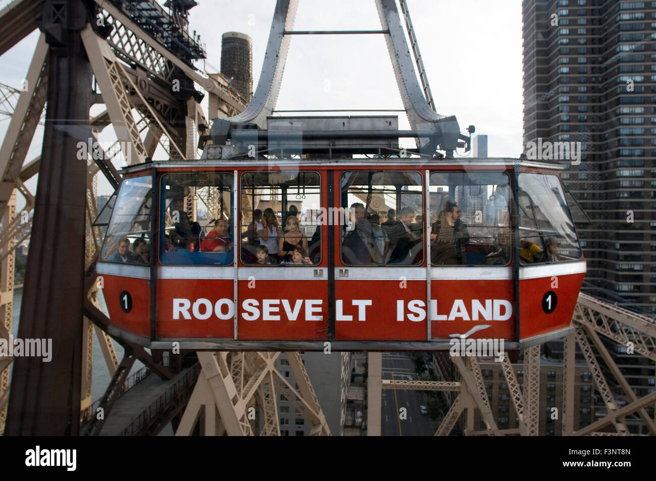 Le téléphérique de Roosevelt Island. À la 2e Avenue et 60th Street quitte le téléphérique de Roosevelt (même billet que le métro) que c Banque D'Images