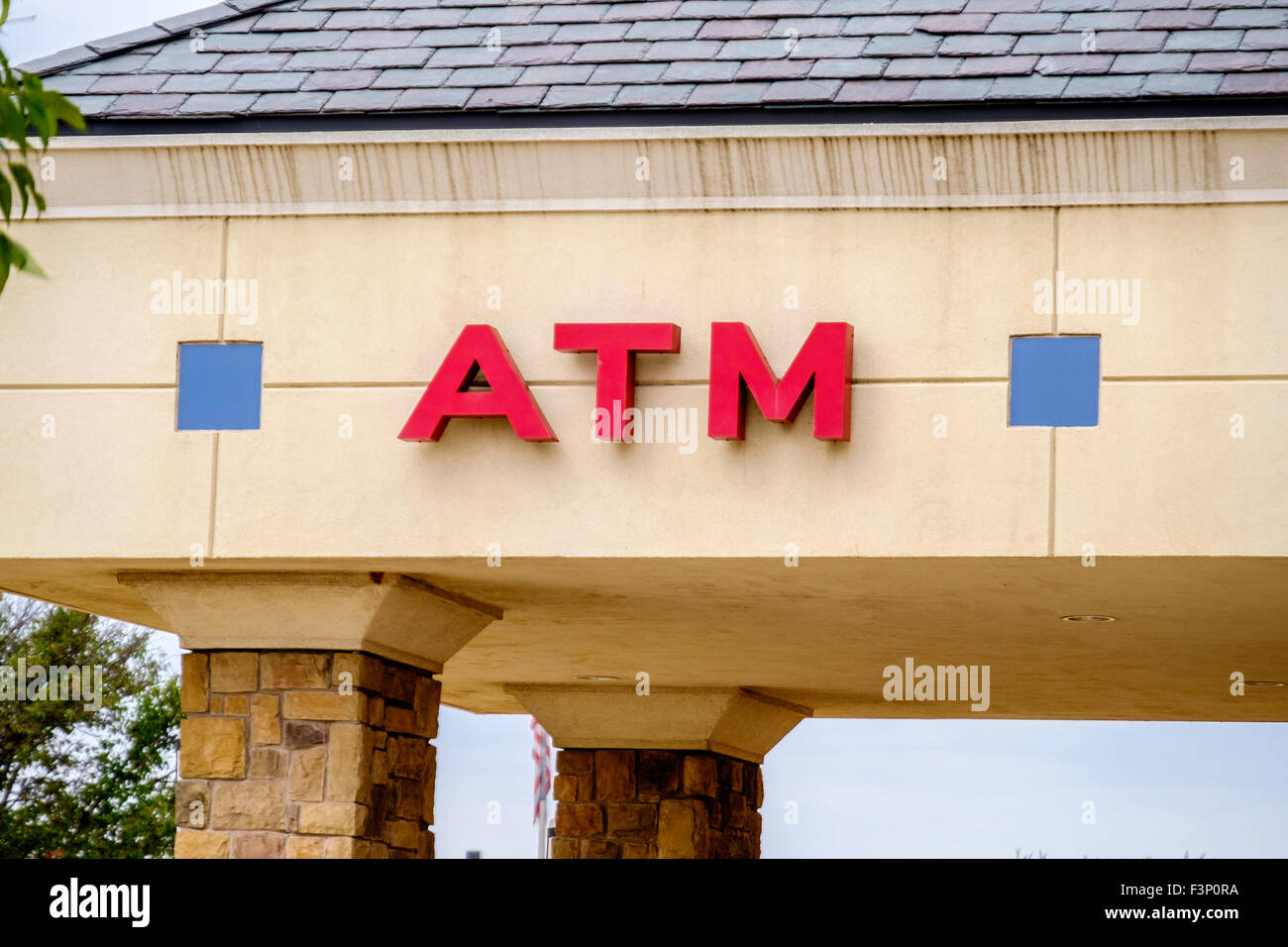 Un signe sur un lecteur à travers l'ediface ATM à Oklahoma City, Oklahoma, USA. Banque D'Images