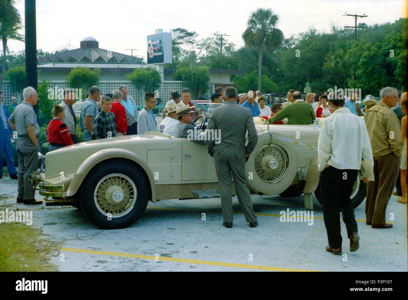 Au début des années 1960, la voiture de sport au salon de voitures en Floride Banque D'Images
