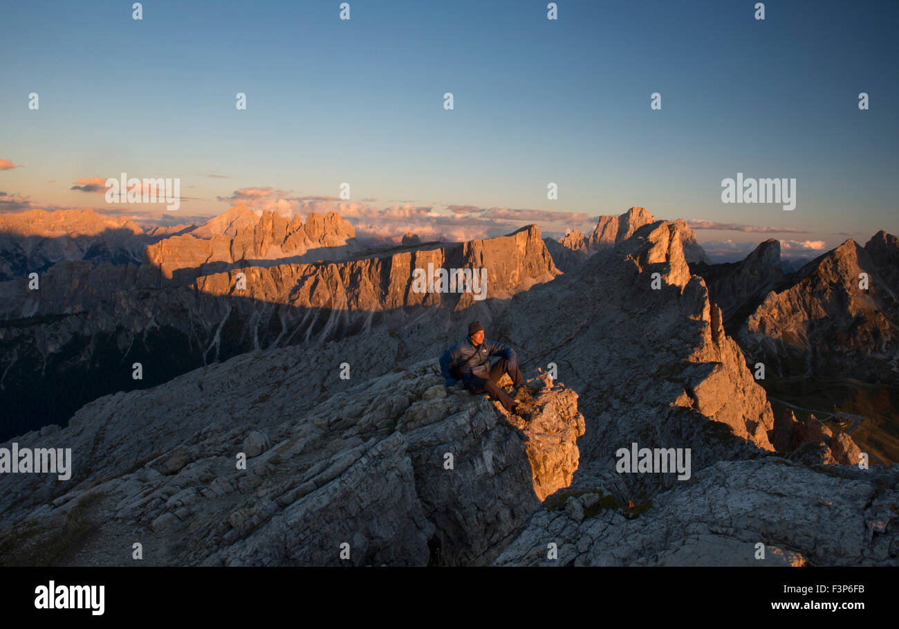 Coucher de soleil sur les Dolomites, prises à partir de la cabane au-dessus de Passo Falzarego Nuvolau, Italie Banque D'Images