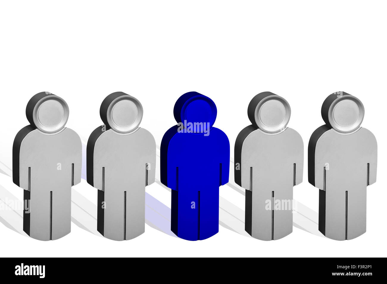 Concept d'entreprise Métal 3D personnes debout dans une ligne avec une personne debout de la foule Banque D'Images