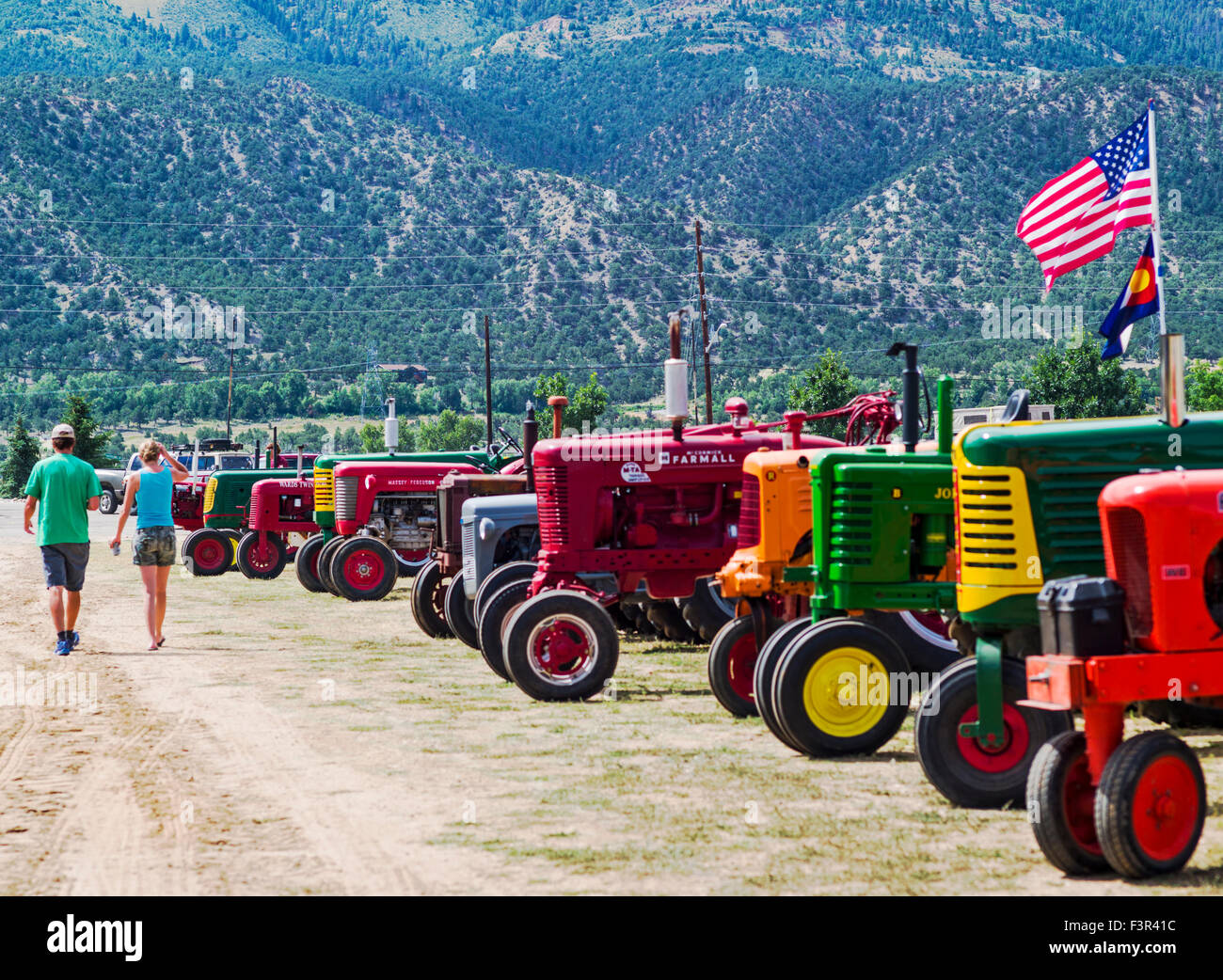 Les tracteurs anciens restaurés, Chaffee County Fair & Rodeo, Salida, Colorado, USA Banque D'Images