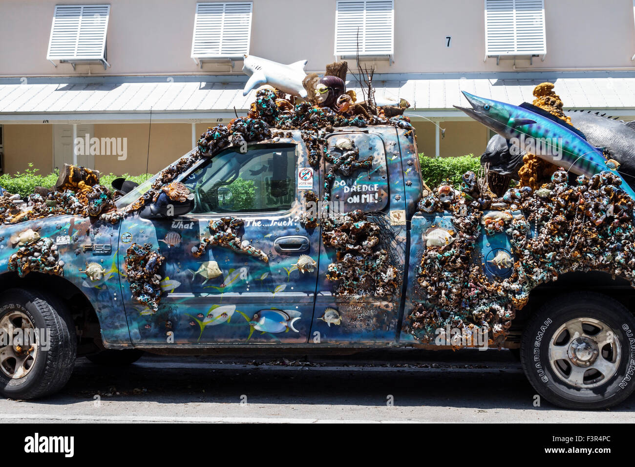 Key West Florida,Keys,art car,pick-up,decorated,Coral,shells,FL150509025 Banque D'Images