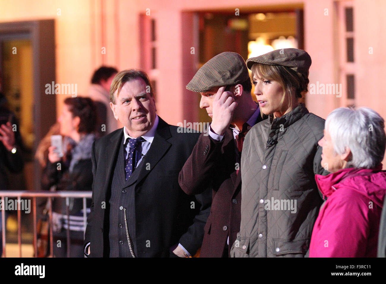 Timothy Spall et Alex Jones, le tournage pour la BBC One Show en dehors de la BBC à Londres, UK 2014 Banque D'Images