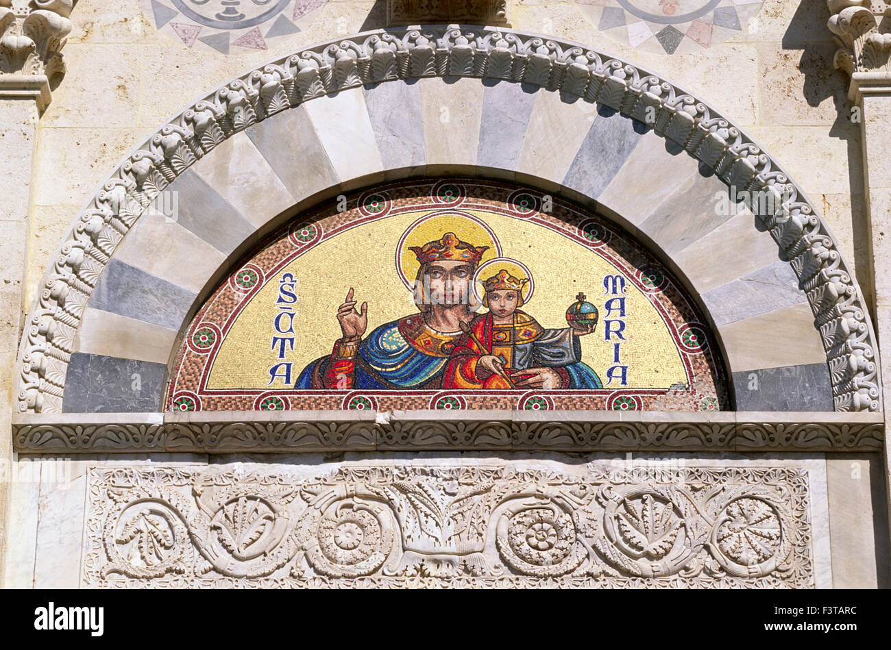 Italie, Sardaigne, Cagliari, cathédrale, mosaïque au-dessus de la porte d'entrée Banque D'Images