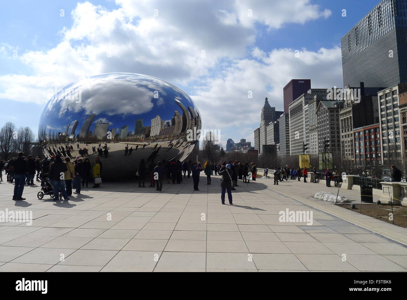 Cloud Gate et Chicago Cityscape Banque D'Images