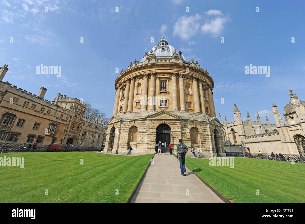 Construit en 1749 pour abriter la Bibliothèque Scientifique Radcliffe la Radcliffe Camera est maintenant une salle de lecture de la Bodleian Library, Oxford Banque D'Images